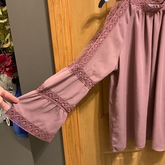 Charlotte Russe | Mauve Pink Cold Shoulder Lace trim Feminine Blouse Top Shirt - Picture 10 of 12